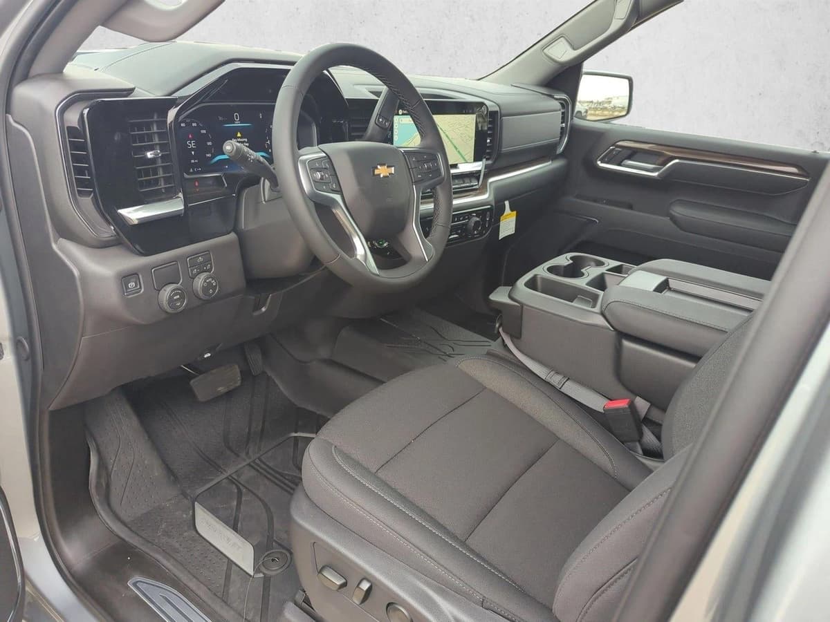 2026 Chevrolet Silverado 1500 - Image 3