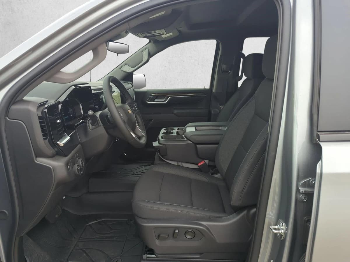 2026 Chevrolet Silverado 1500 - Image 4