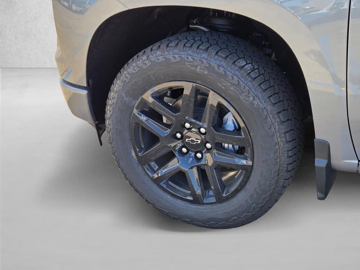 2026 Chevrolet Silverado 1500 - Image 10