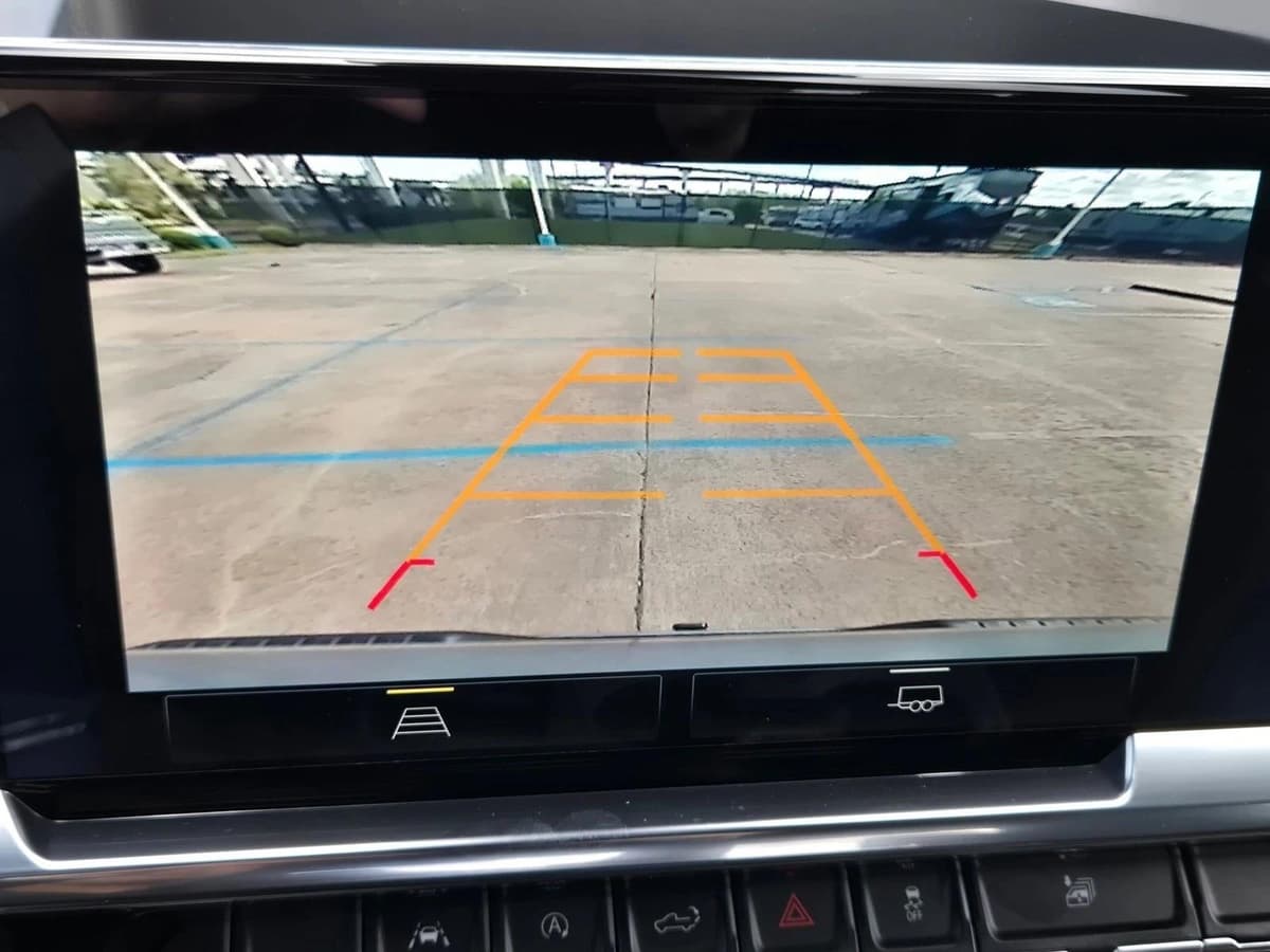 2026 Chevrolet Silverado 1500 - Image 13