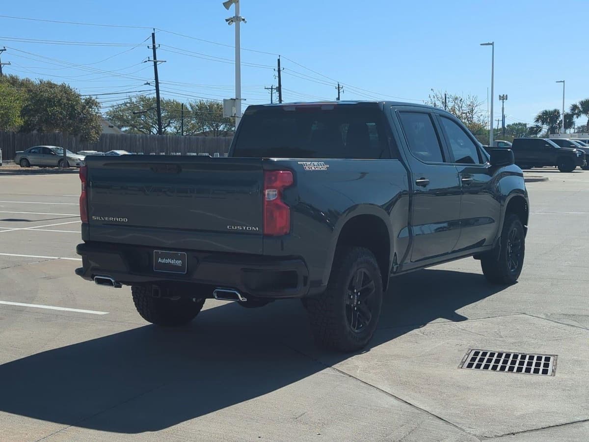 2026 Chevrolet Silverado 1500 - Image 2