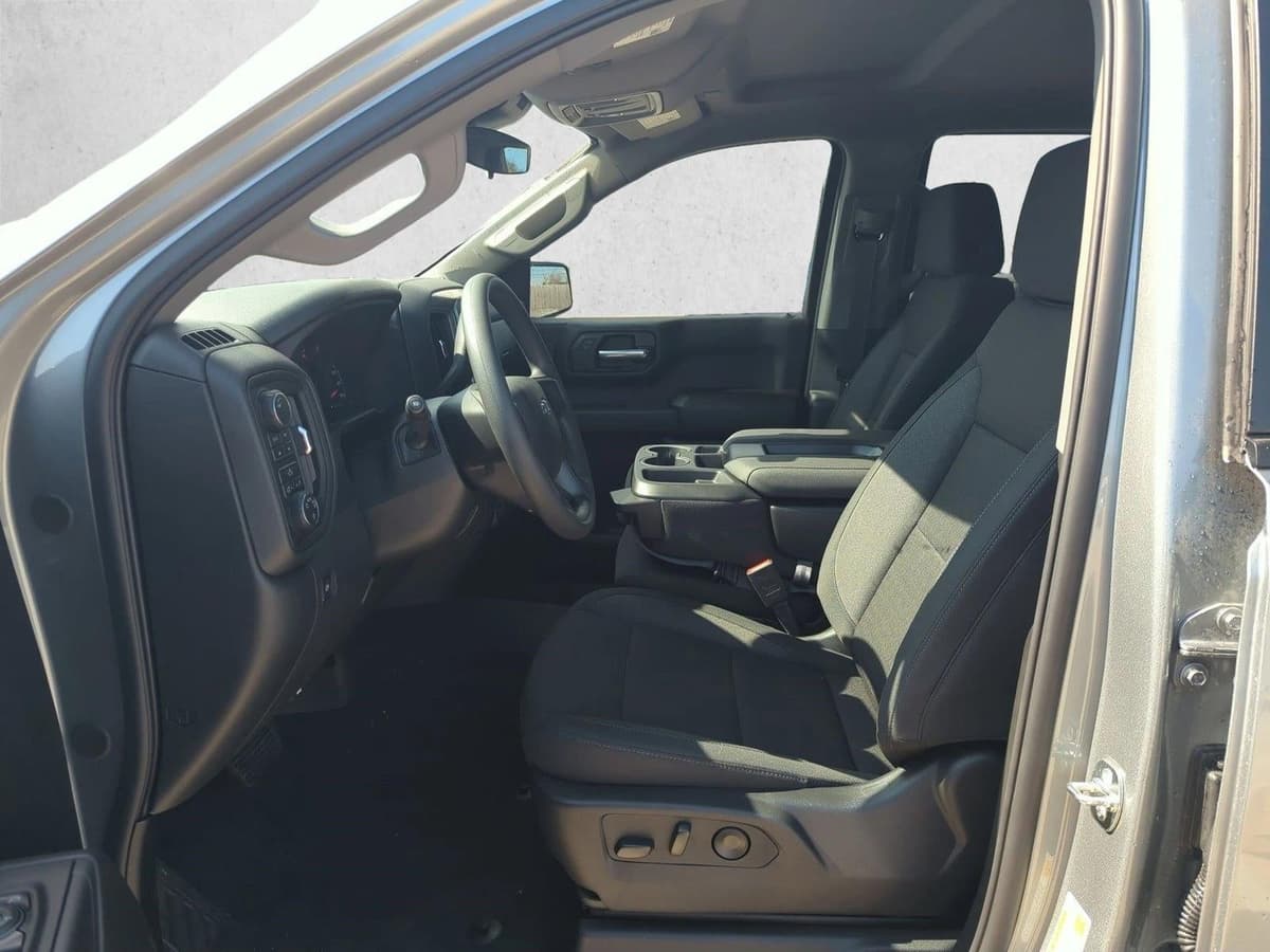 2026 Chevrolet Silverado 1500 - Image 4