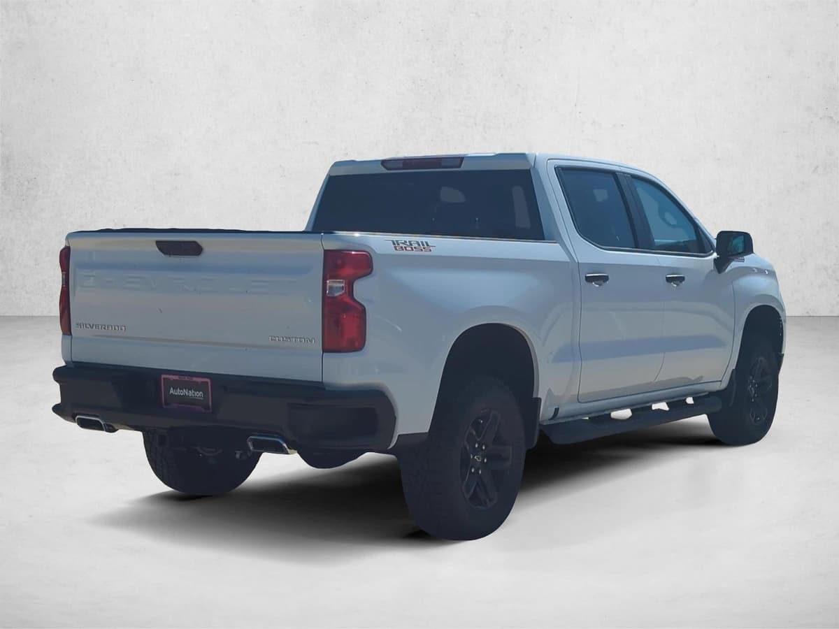 2026 Chevrolet Silverado 1500 - Image 2