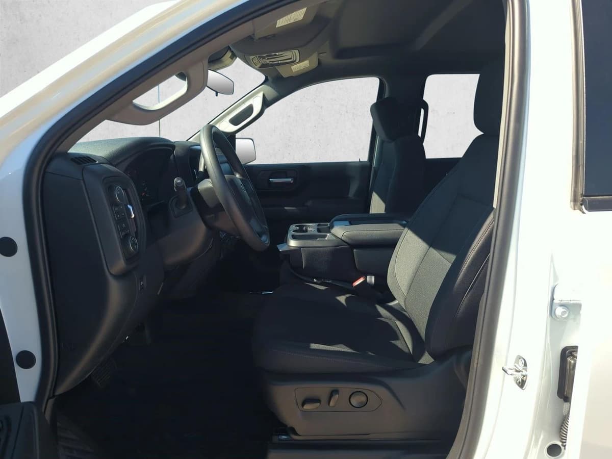 2026 Chevrolet Silverado 1500 - Image 4