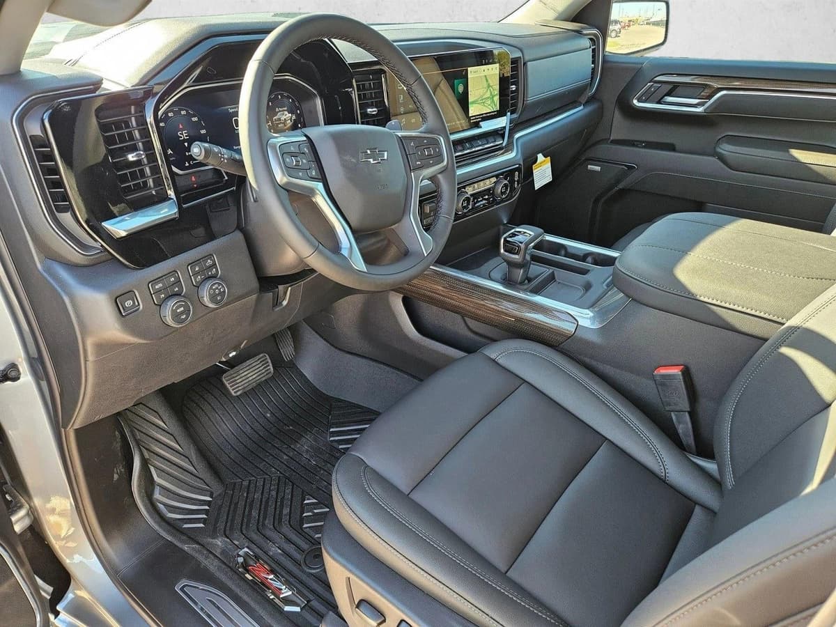 2026 Chevrolet Silverado 1500 - Image 3