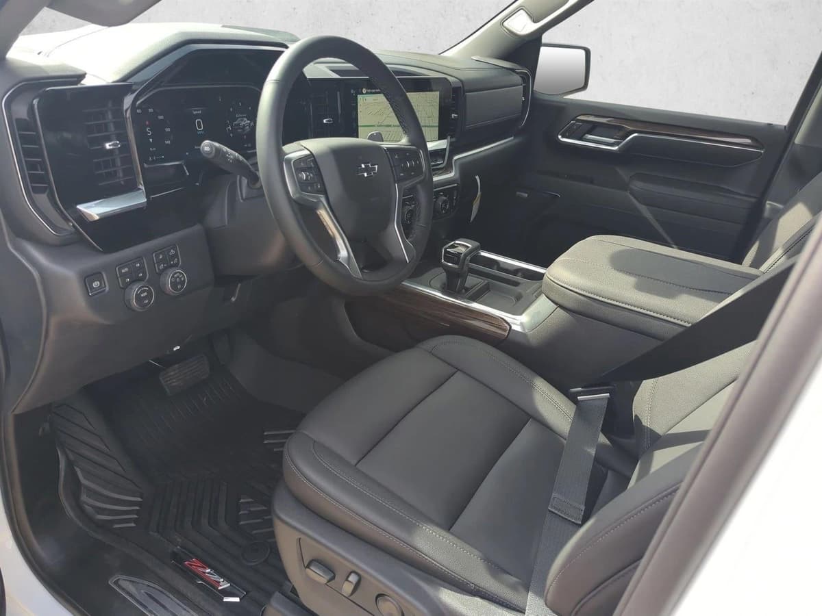 2026 Chevrolet Silverado 1500 - Image 3