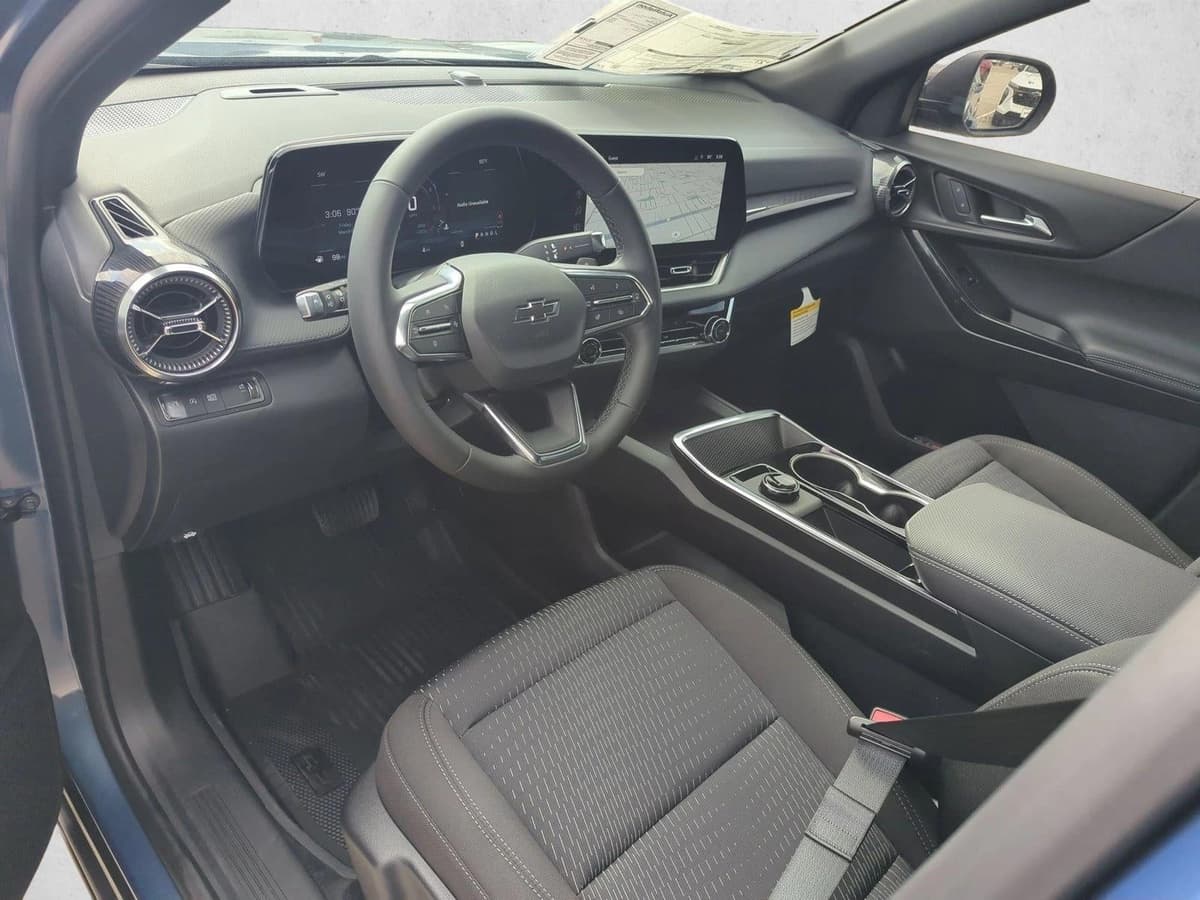 2026 Chevrolet Equinox - Image 3