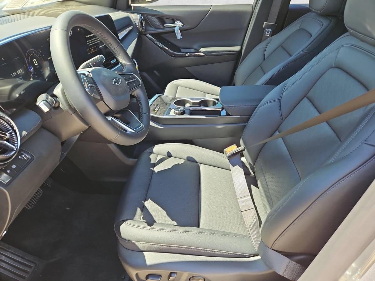 2026 Chevrolet Equinox - Image 4