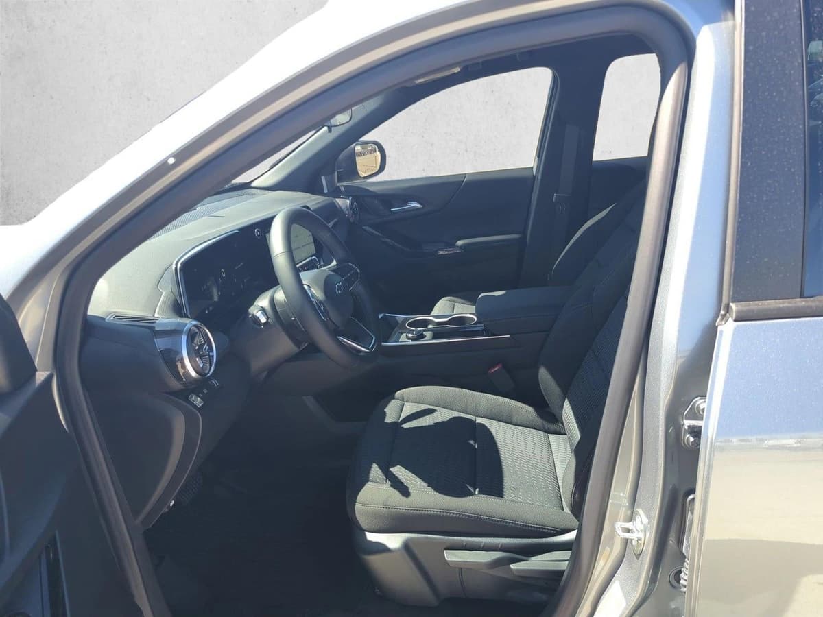 2026 Chevrolet Equinox - Image 4