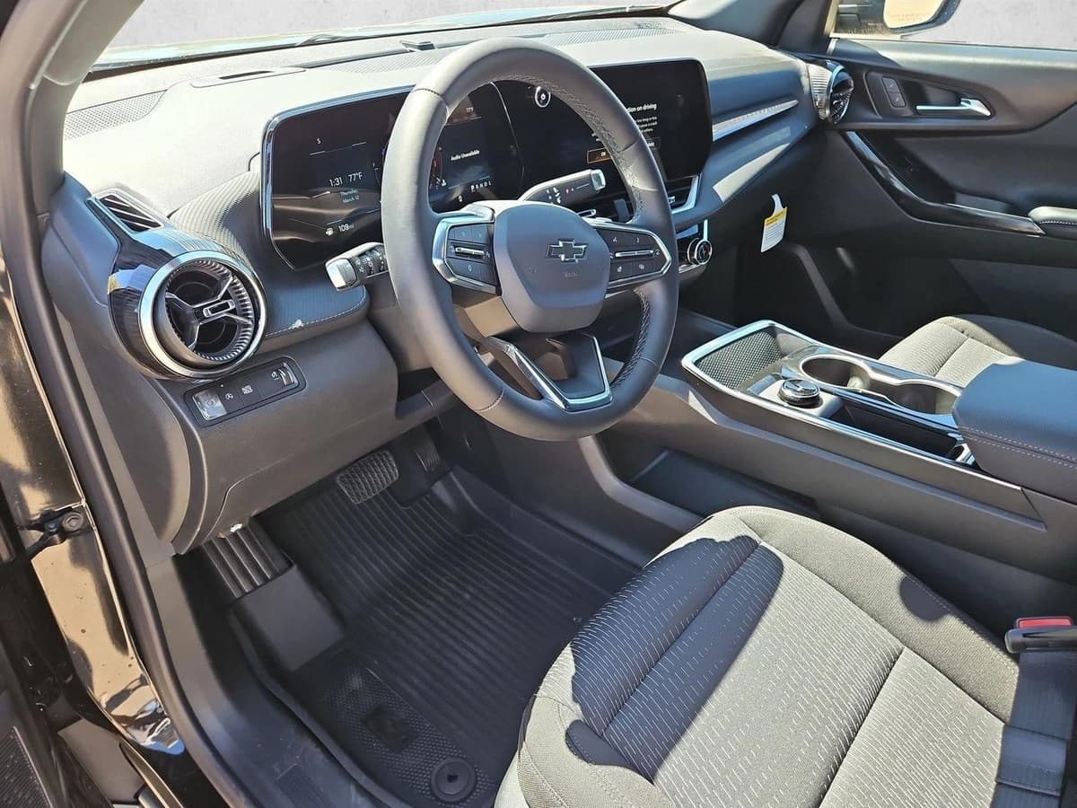 2026 Chevrolet Equinox - Image 3