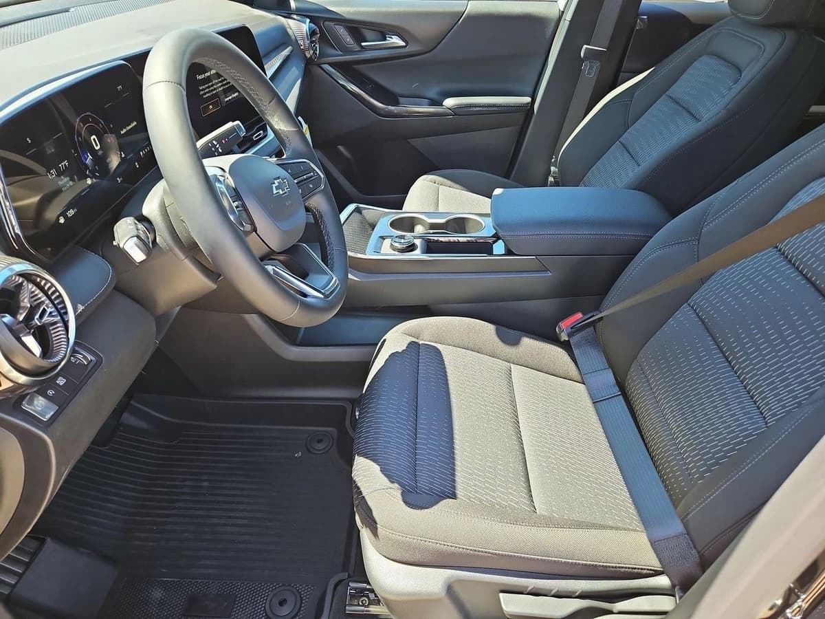 2026 Chevrolet Equinox - Image 4