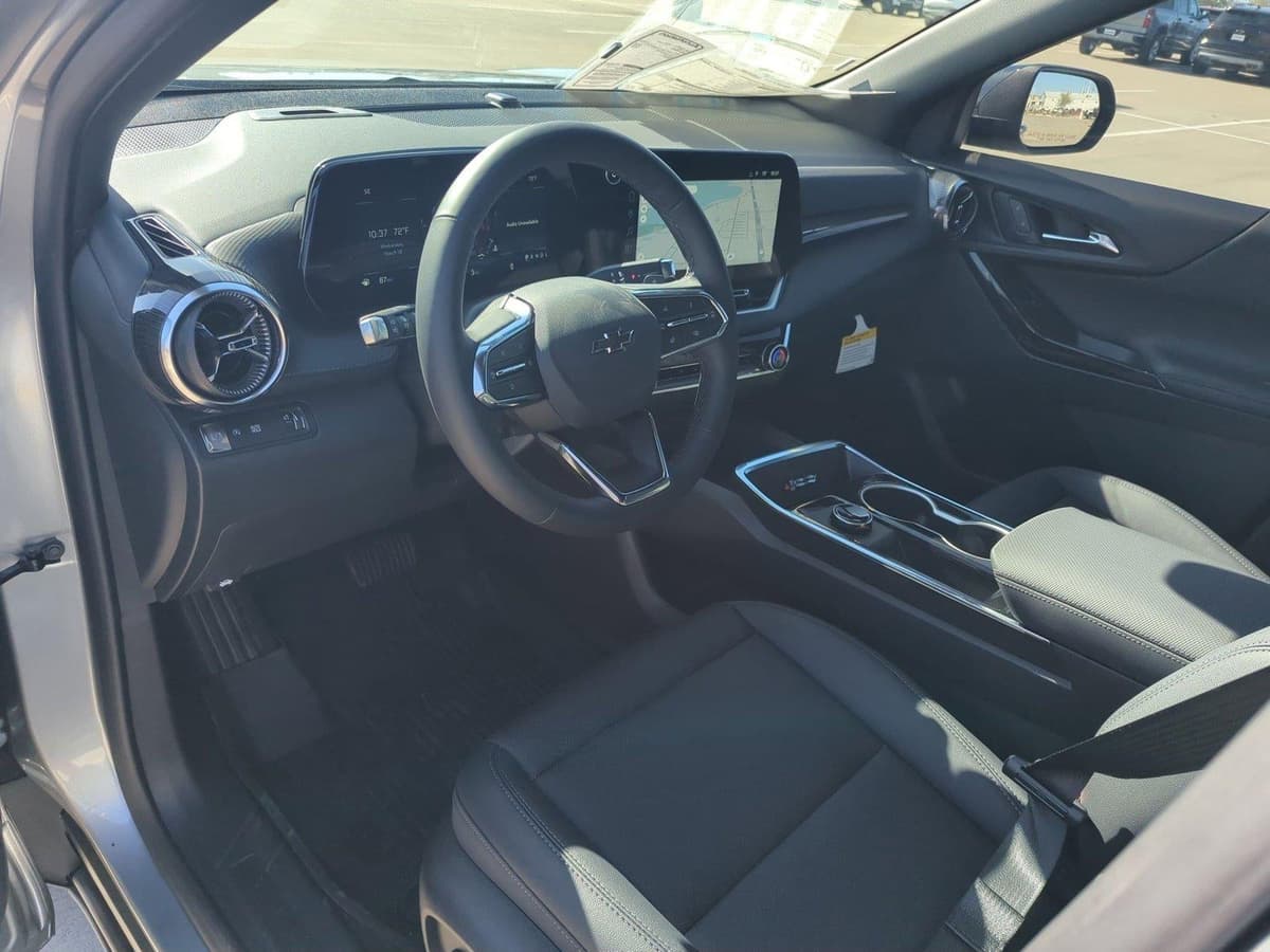 2026 Chevrolet Equinox - Image 3