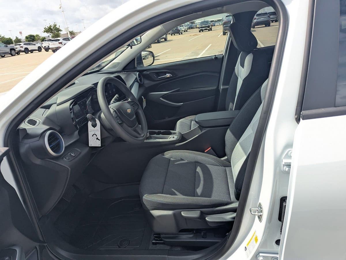 2026 Chevrolet Trax - Image 4