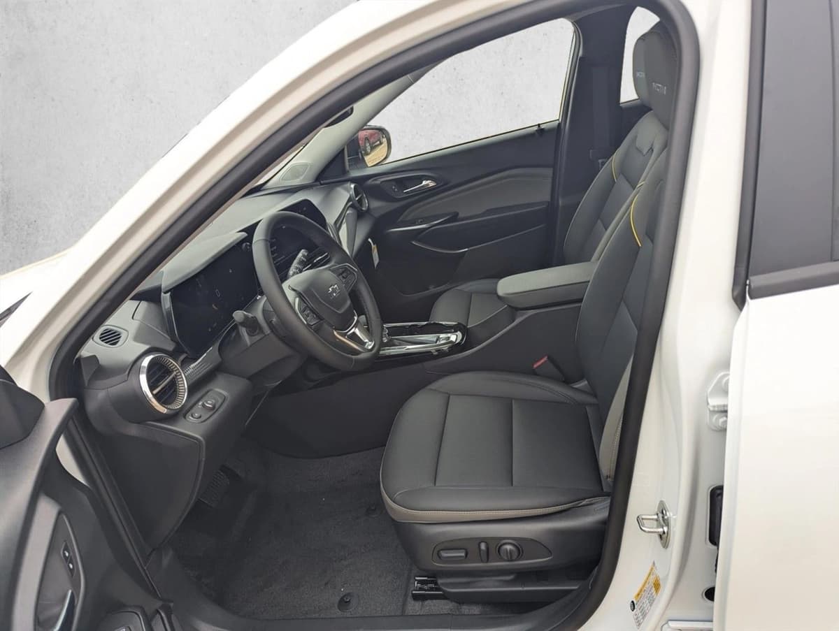 2026 Chevrolet Trax - Image 4