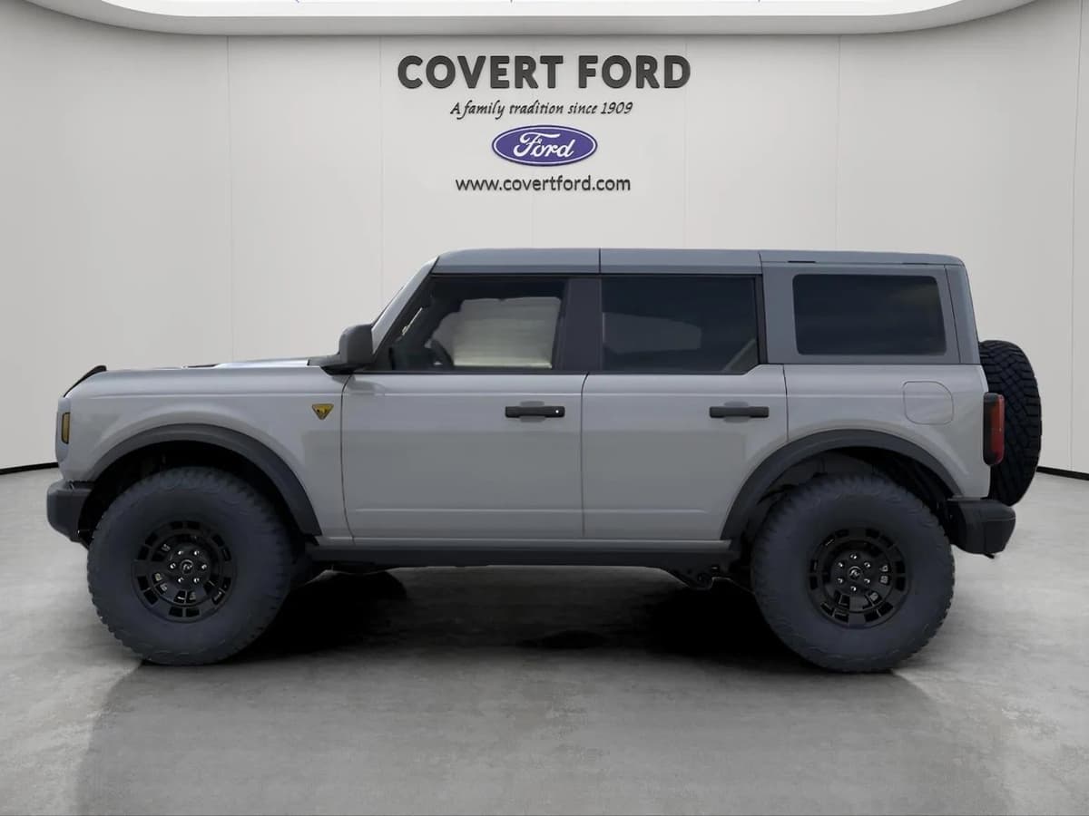 2026 Ford Bronco - Image 3
