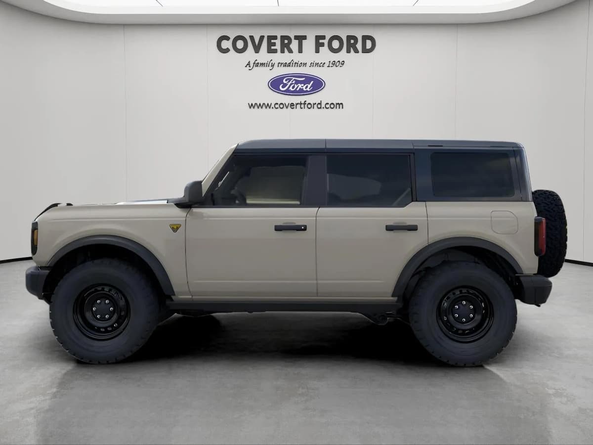 2026 Ford Bronco - Image 3