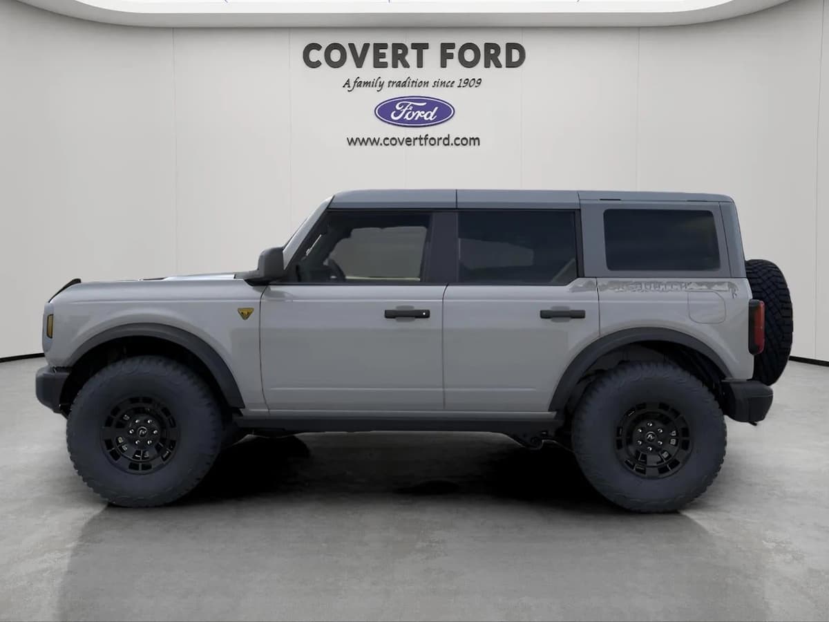 2026 Ford Bronco - Image 3