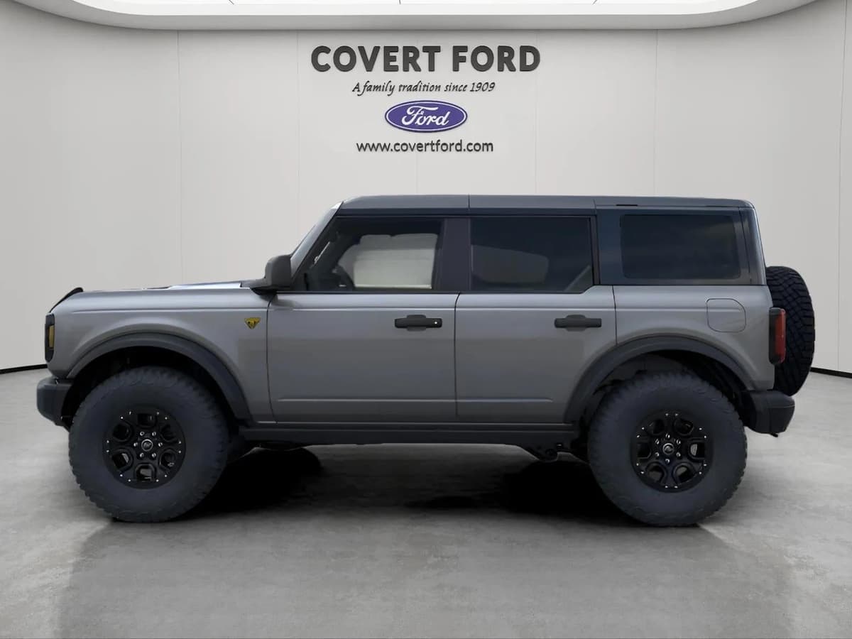 2026 Ford Bronco - Image 3