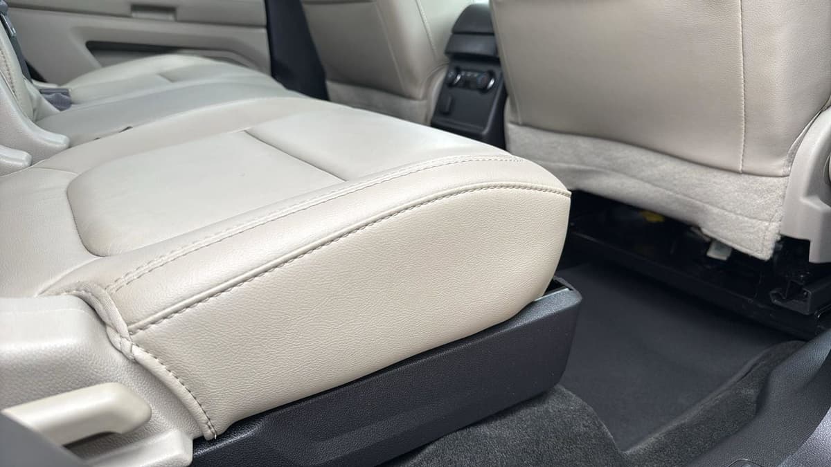 2015 Ford Explorer - Image 27