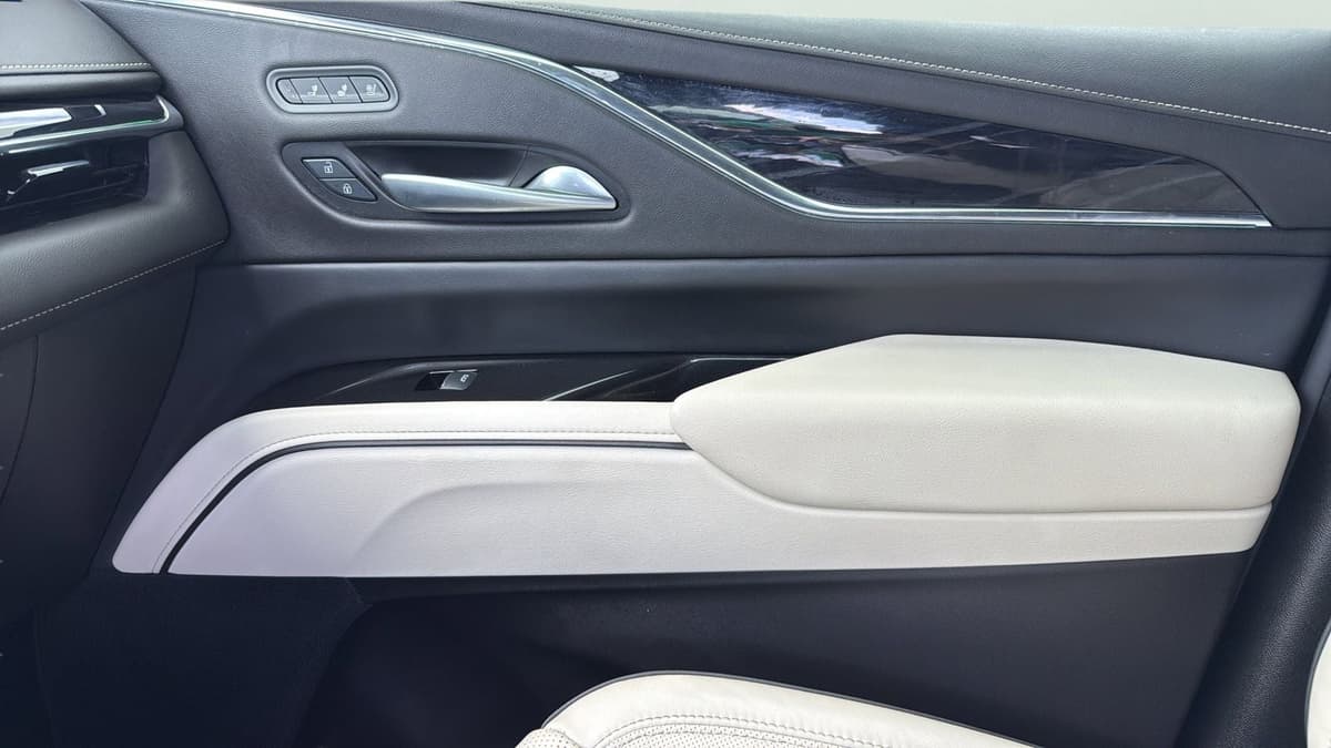 2024 Cadillac Escalade ESV - Image 23