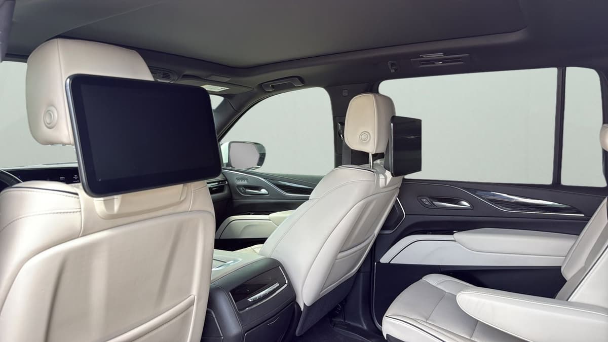 2024 Cadillac Escalade ESV - Image 28