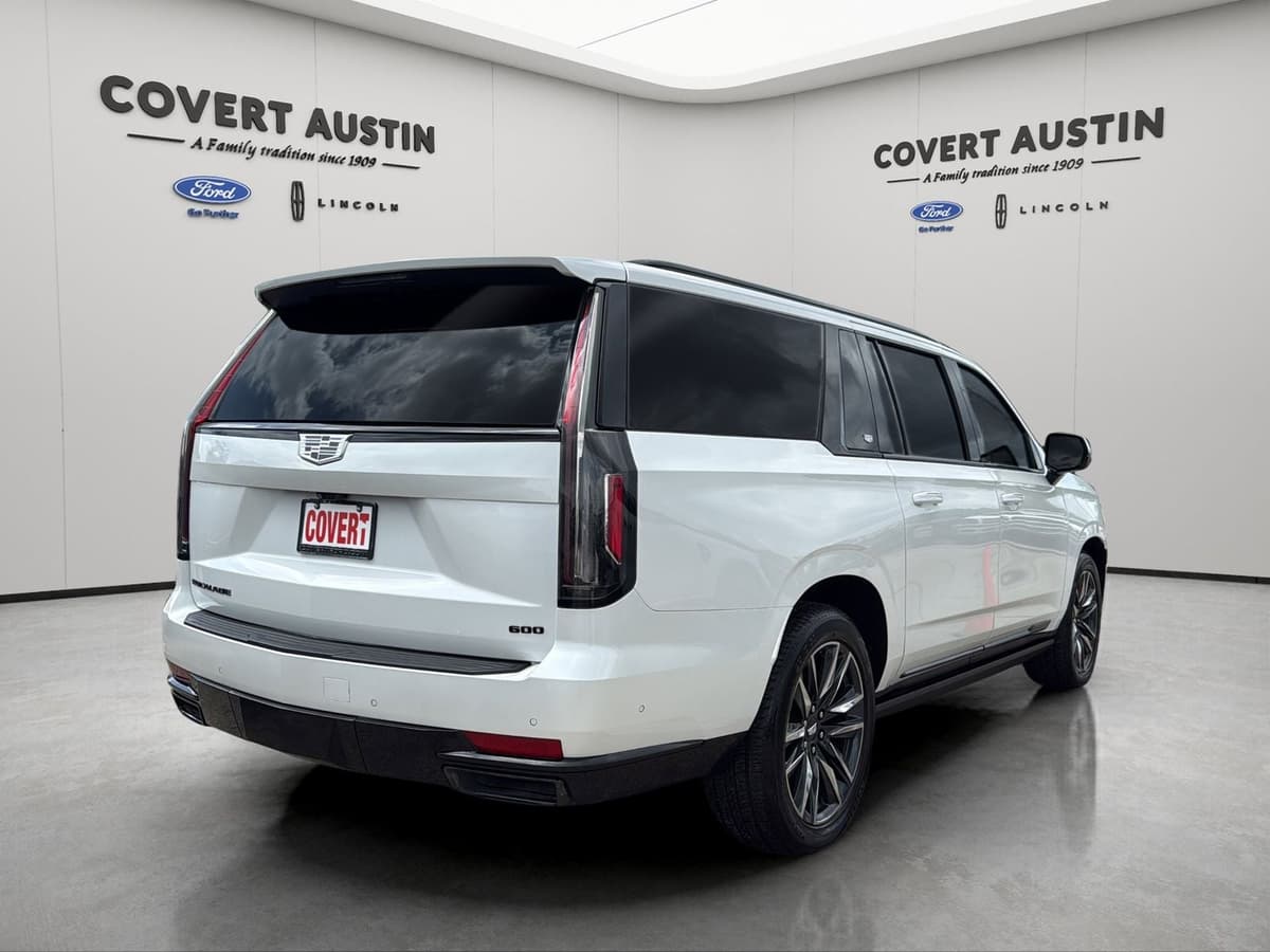 2024 Cadillac Escalade ESV - Image 5