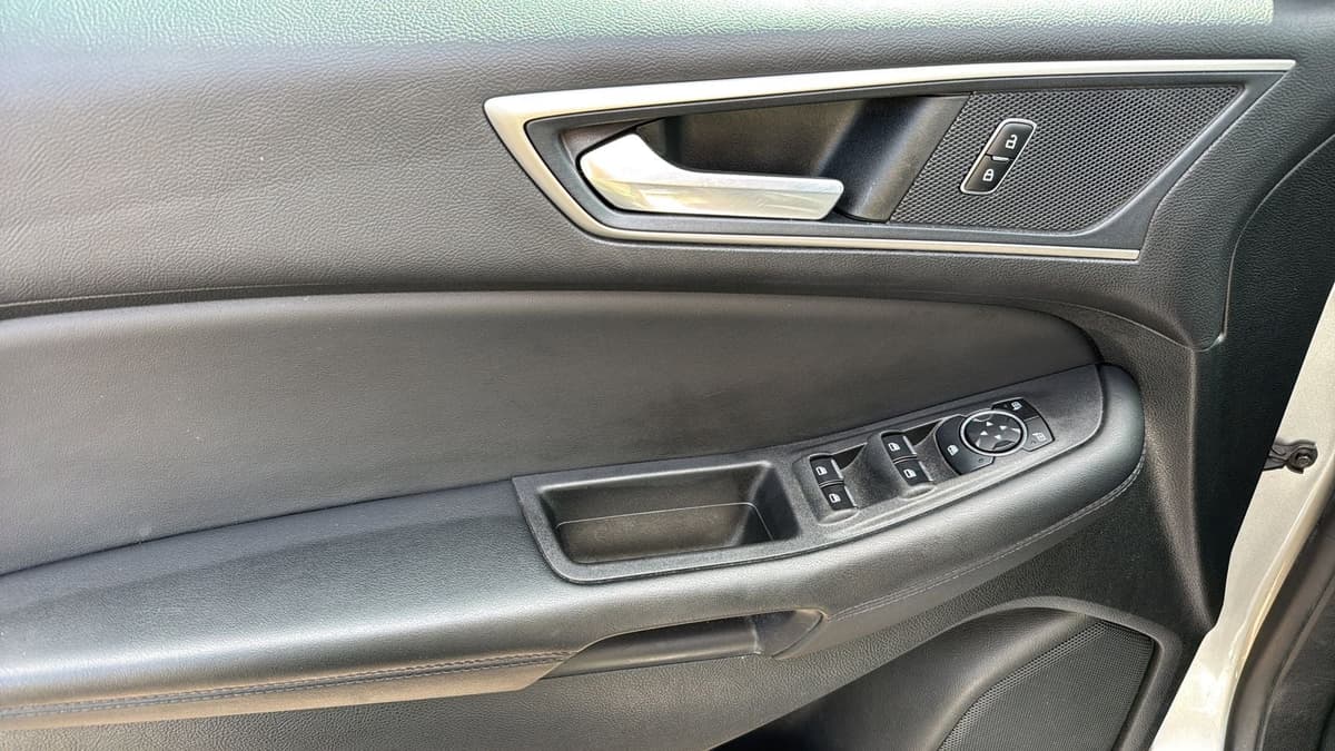 2023 Ford Edge - Image 11