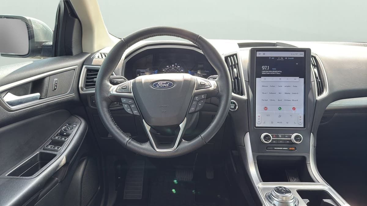 2023 Ford Edge - Image 12