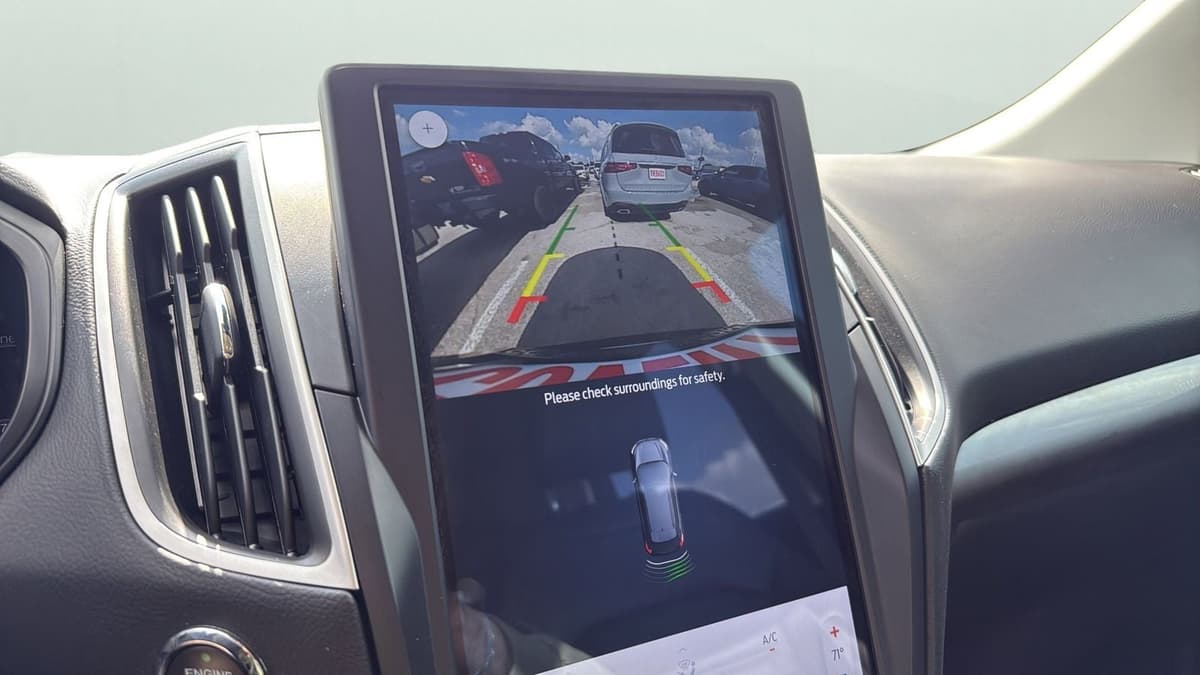 2023 Ford Edge - Image 18