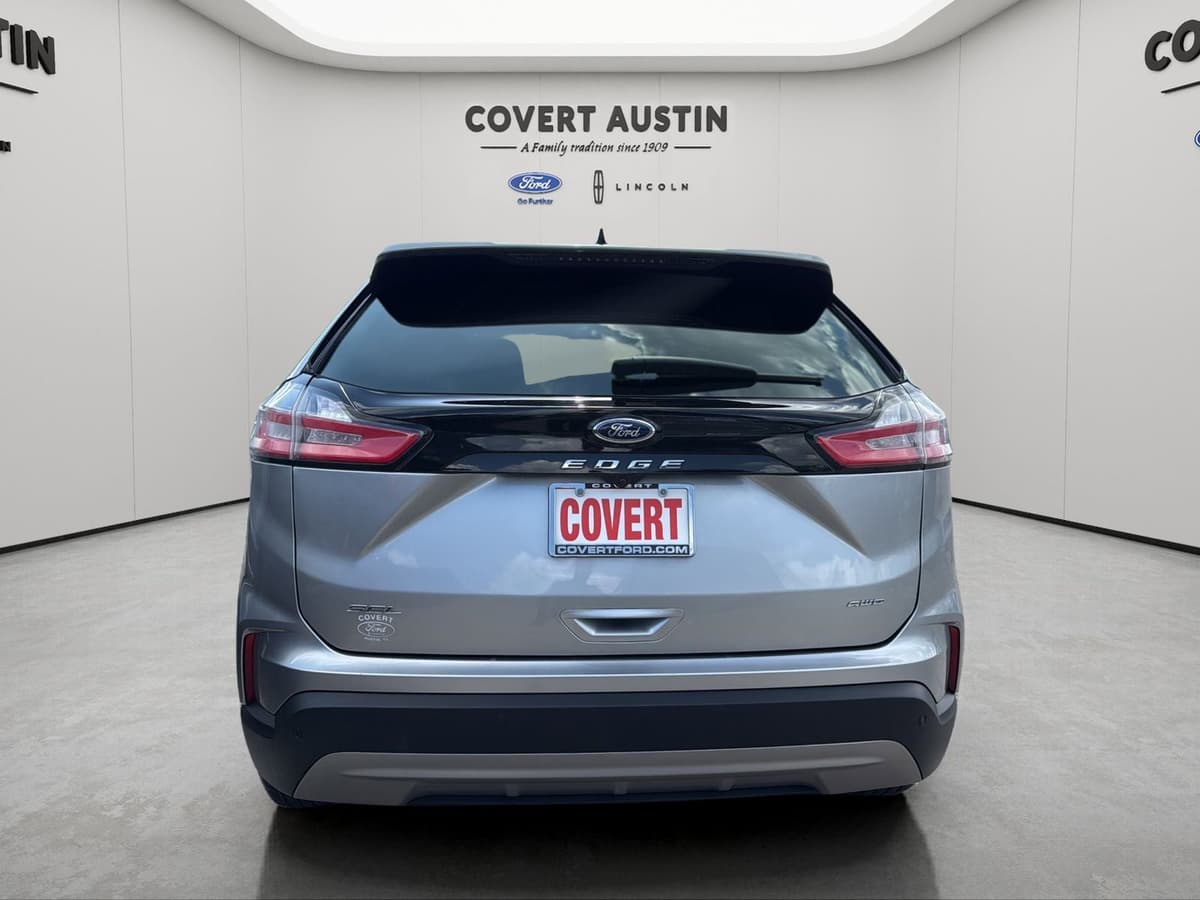 2023 Ford Edge - Image 4