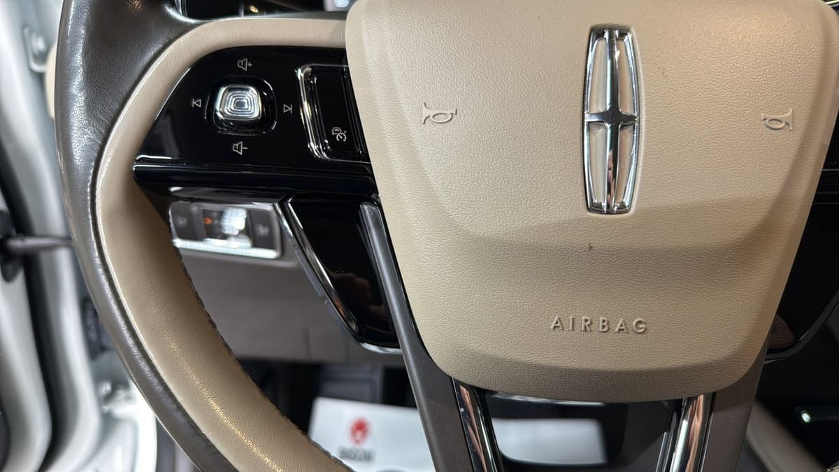 2022 Lincoln Corsair - Image 15