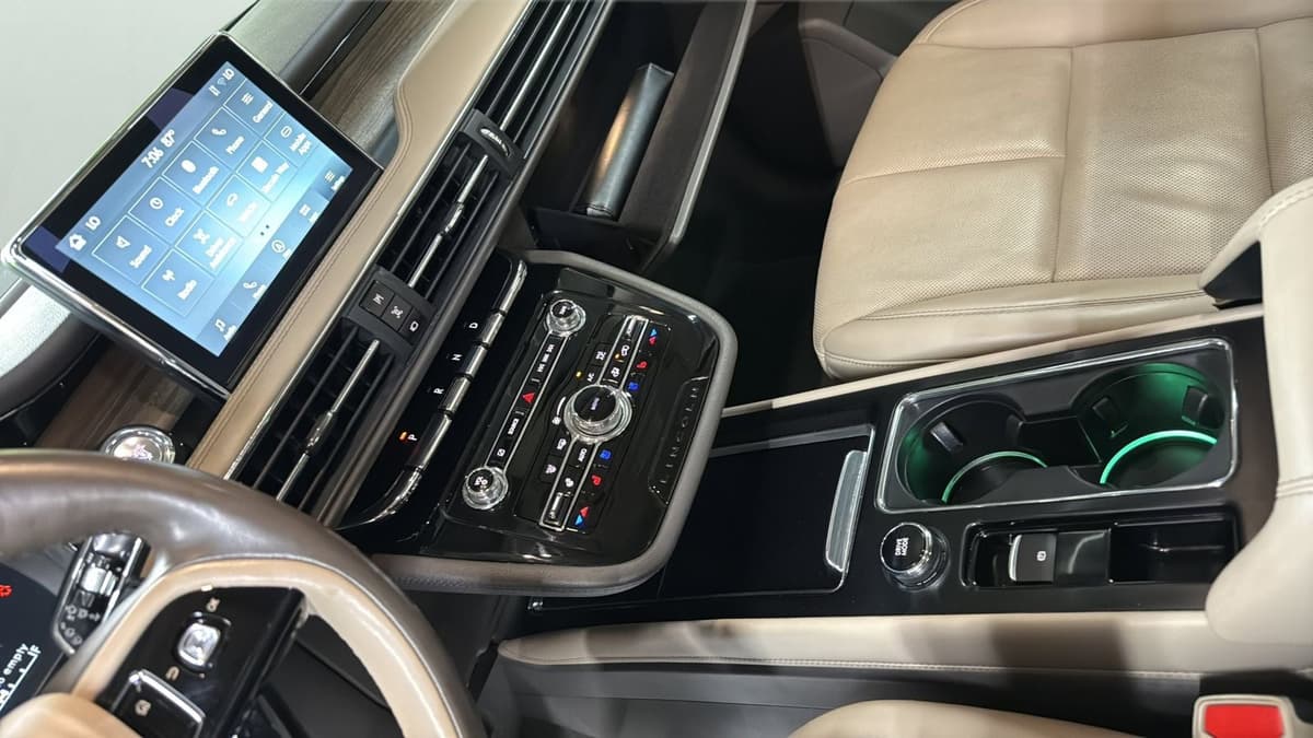 2022 Lincoln Corsair - Image 19