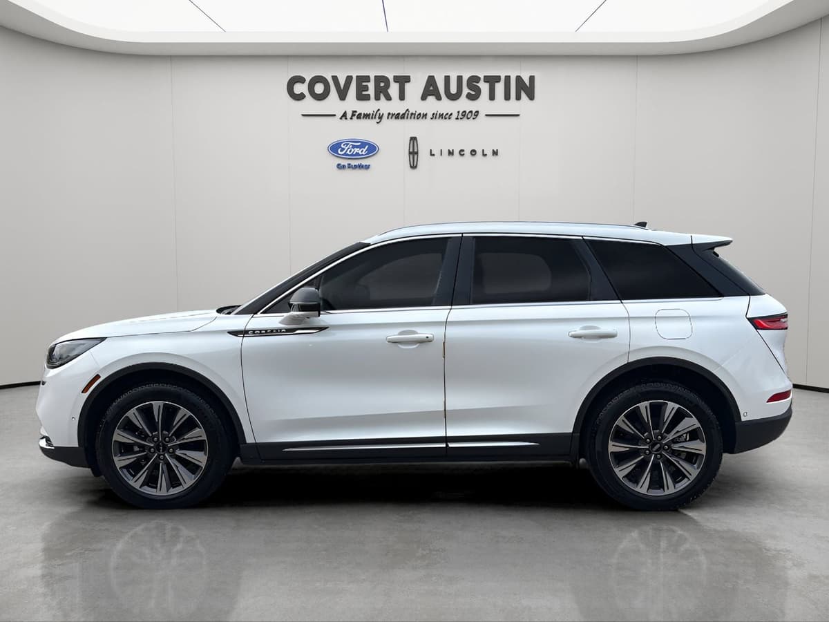 2022 Lincoln Corsair - Image 2