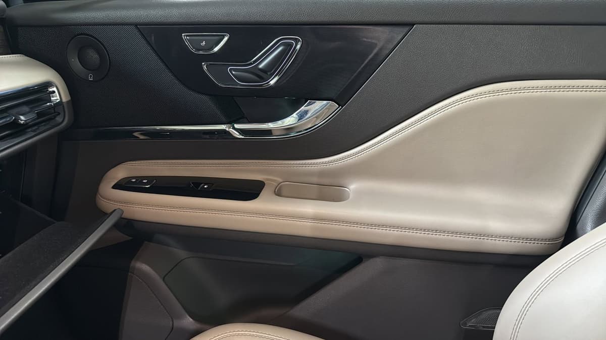 2022 Lincoln Corsair - Image 22