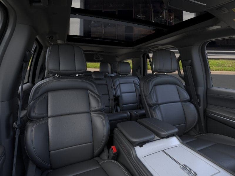 2026 Lincoln Navigator - Image 10