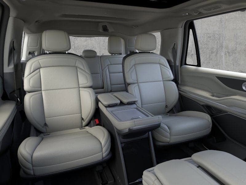2026 Lincoln Navigator - Image 11