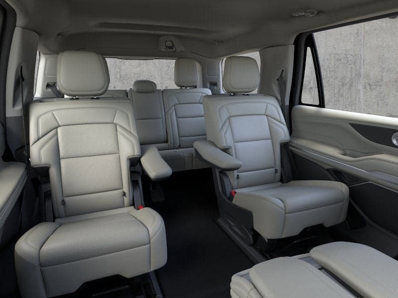 2026 Lincoln Navigator - Image 11
