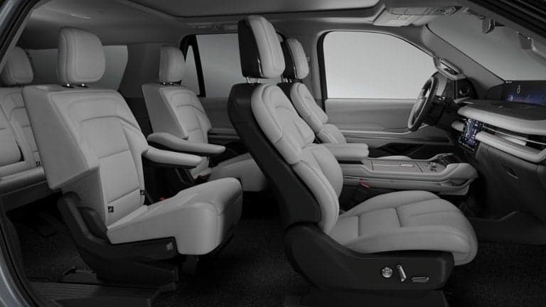 2026 Lincoln Navigator L - Image 28