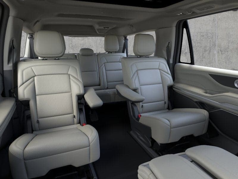 2026 Lincoln Navigator L - Image 11
