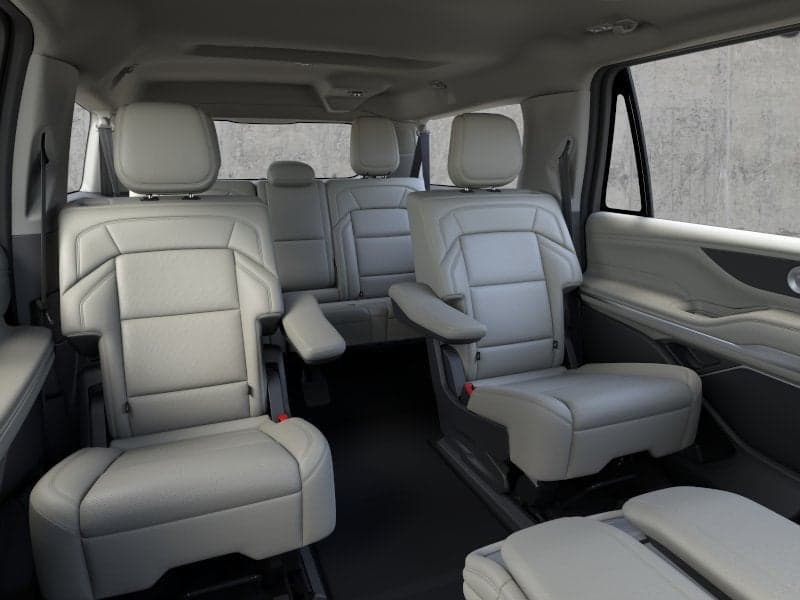 2026 Lincoln Navigator L - Image 11