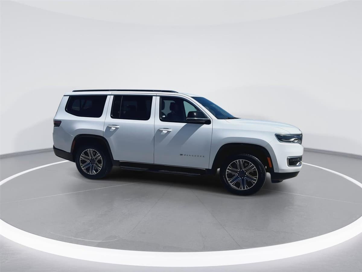 2024 Jeep Wagoneer - Image 10