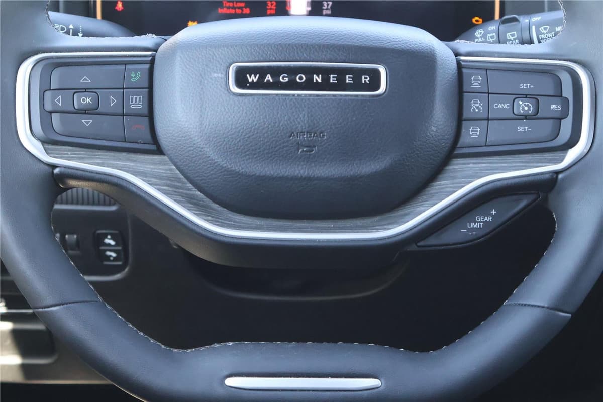 2024 Jeep Wagoneer - Image 20