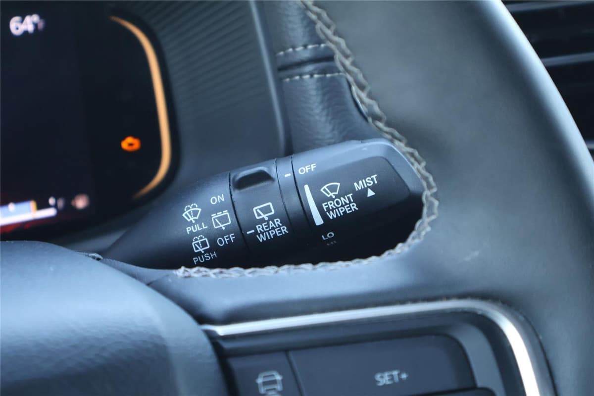 2024 Jeep Wagoneer - Image 21