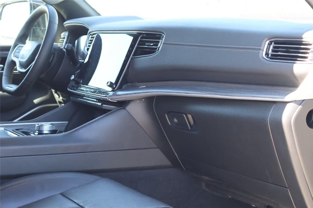 2024 Jeep Wagoneer - Image 45