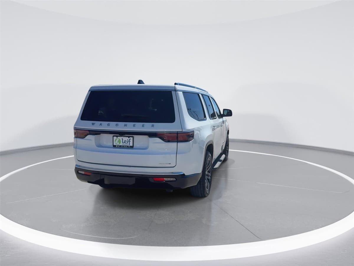 2024 Jeep Wagoneer - Image 8