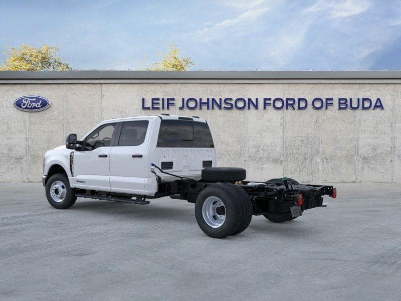 2026 Ford Super Duty F-350 - Image 4