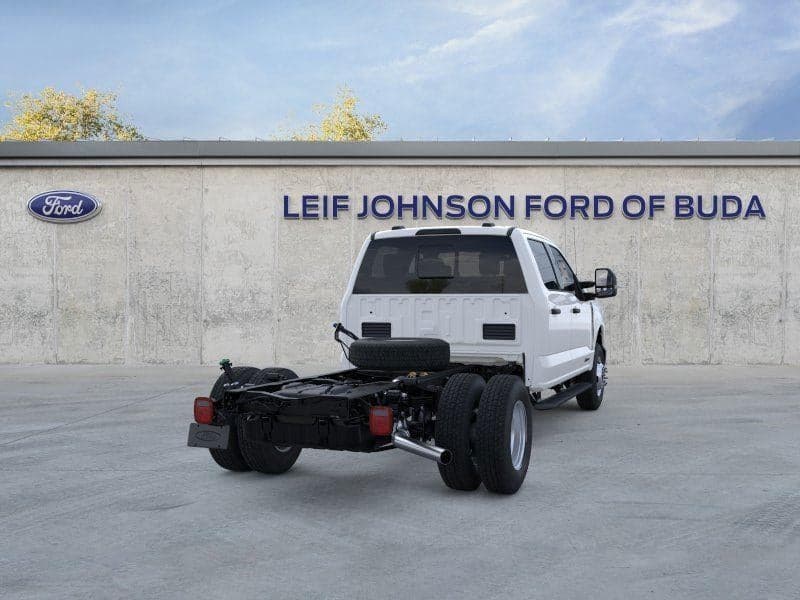 2026 Ford Super Duty F-350 - Image 8