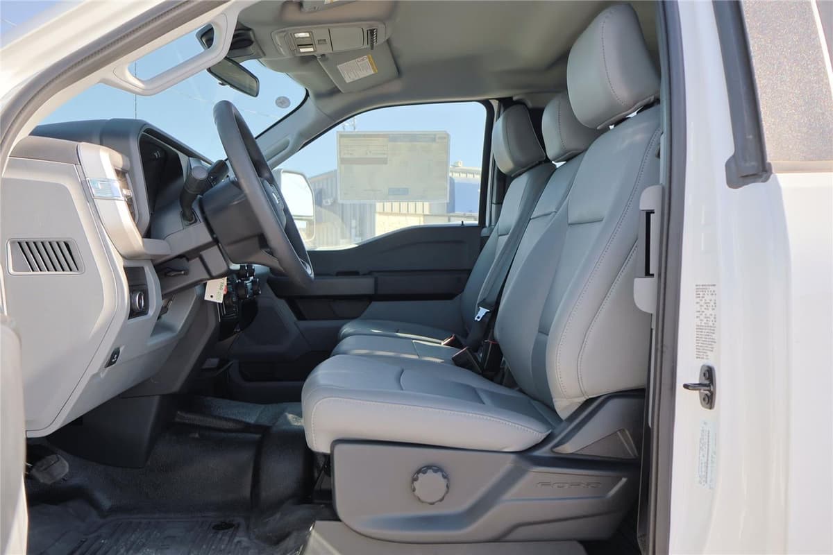 2025 Ford Super Duty F-350 - Image 18