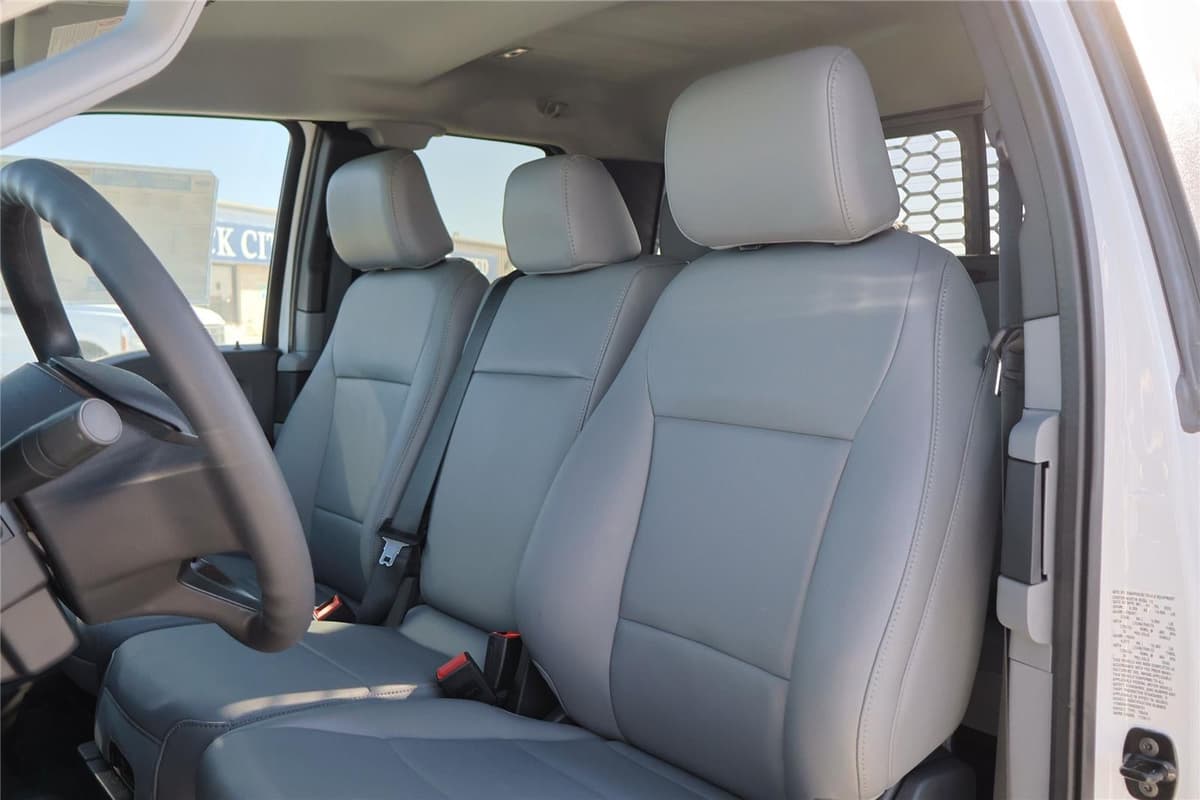 2025 Ford Super Duty F-350 - Image 19