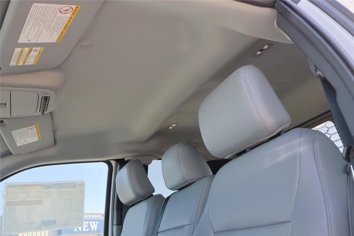 2025 Ford Super Duty F-350 - Image 21